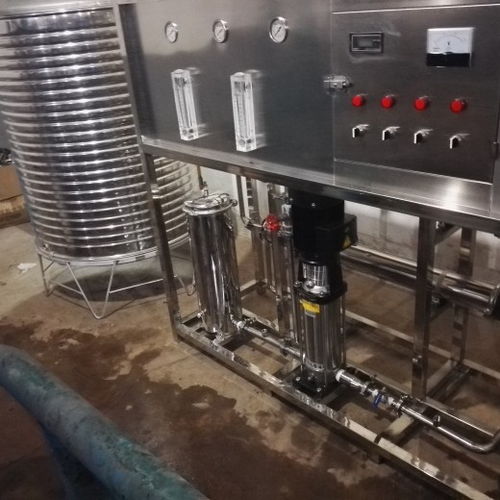 博愛1噸飲料廠用純凈水設備 鄭州1噸反滲透設備，食品凈水設備的關鍵選擇